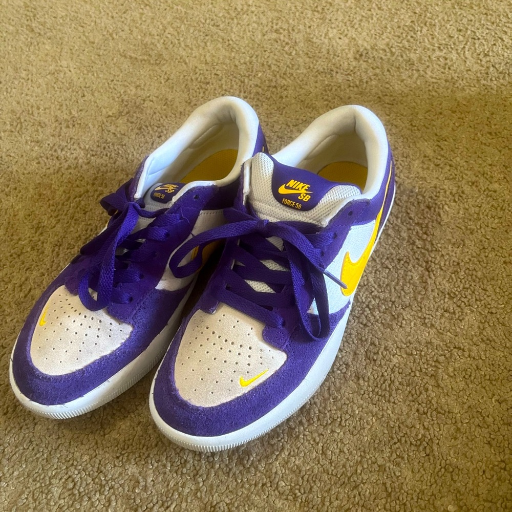 Boys Nike SZ 6.5